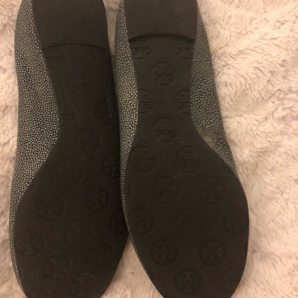 Tory Burch Revas. So 8 in the stingray collection - Picture 5 of 5